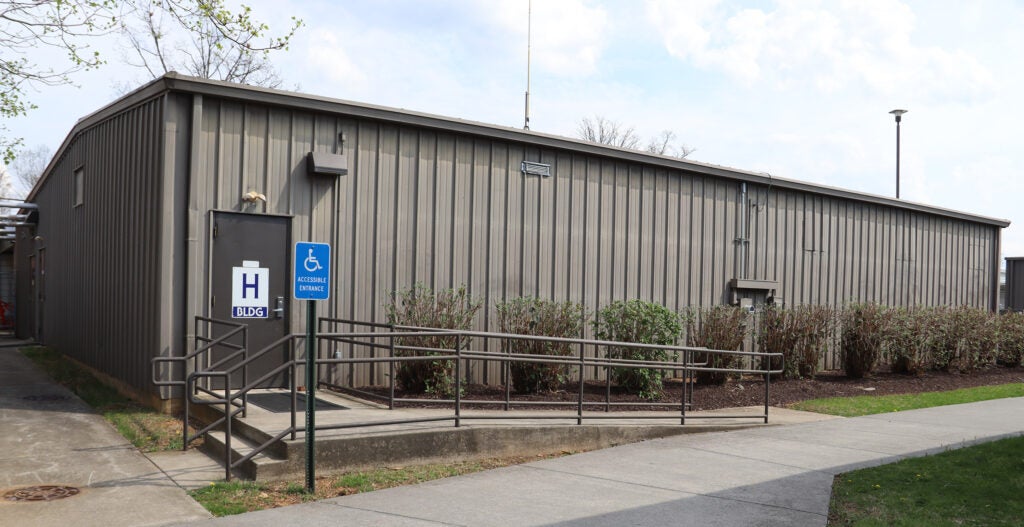 H building (Kennel)